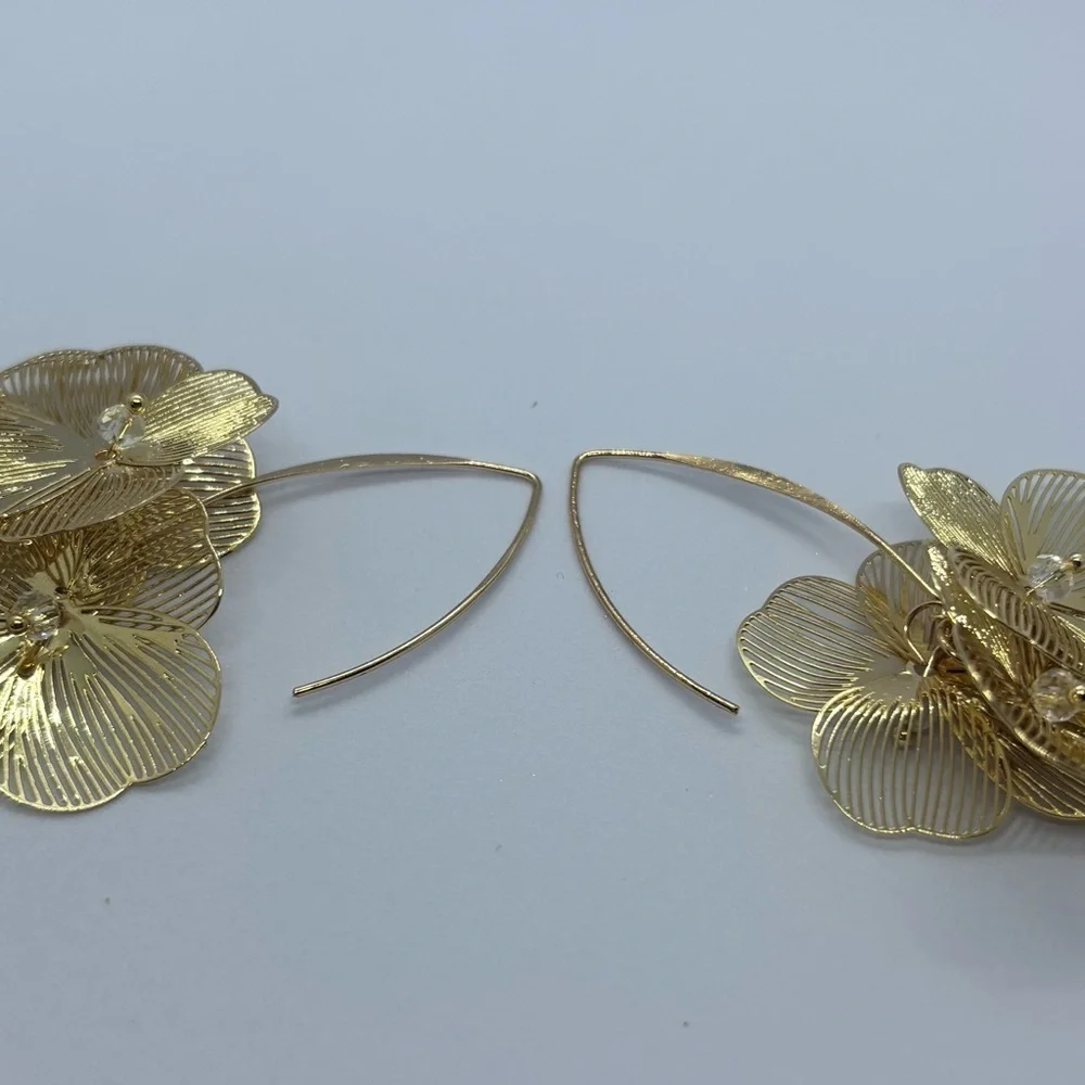 Gold Floral Wire Drop Earrings β Lightweight Statement Dangle Earrings β New - Picture 3 of 3